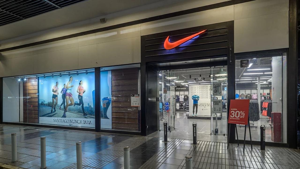 Nike Factory Outlet Store Maipú